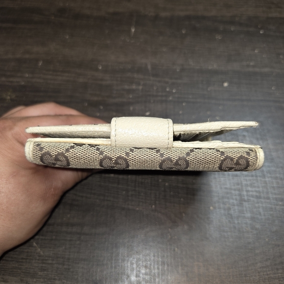 Gucci Beige and Brown Monogram Wallet - Picture 10 of 10